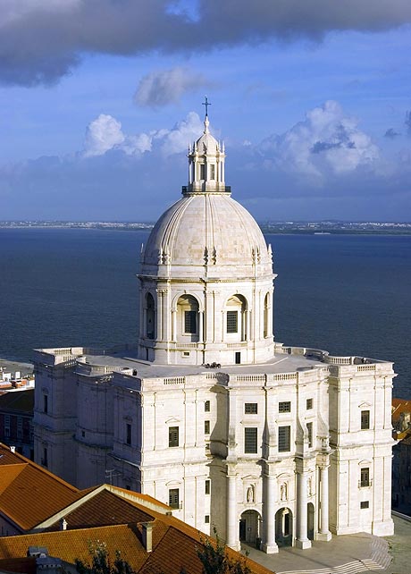 Cathedral in Lisbon photo